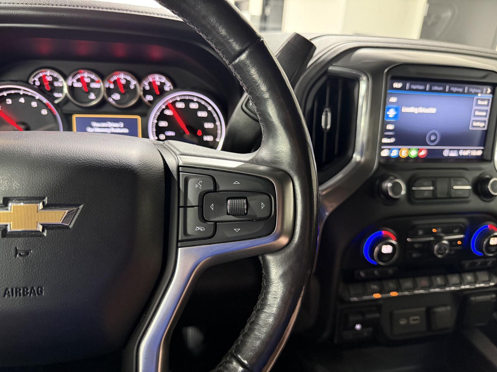 Vehicle photo 13