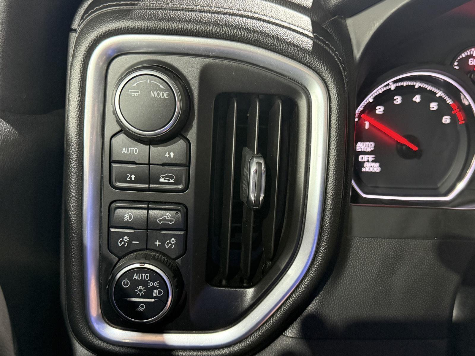 Vehicle photo 14