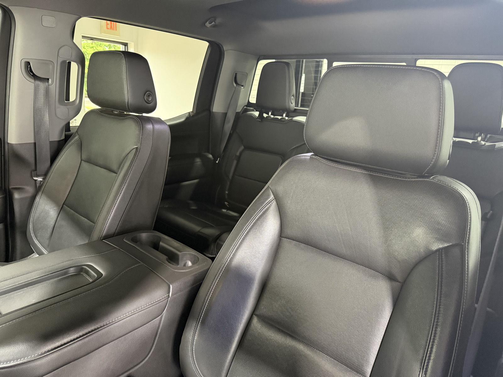 Vehicle photo 18