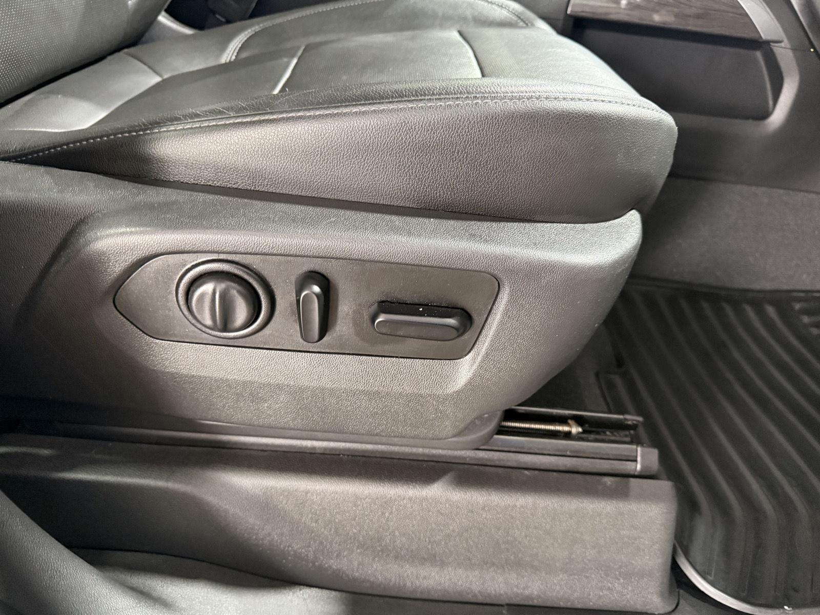 Vehicle photo 27