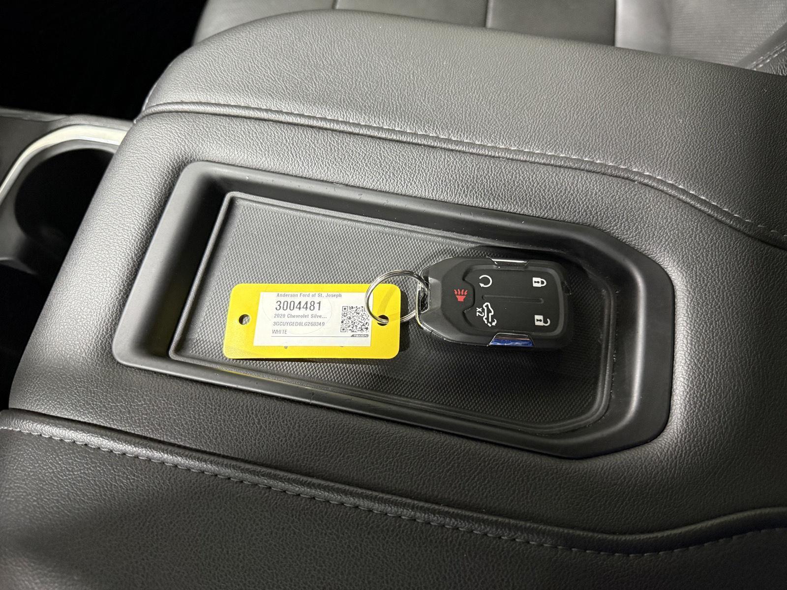 Vehicle photo 34