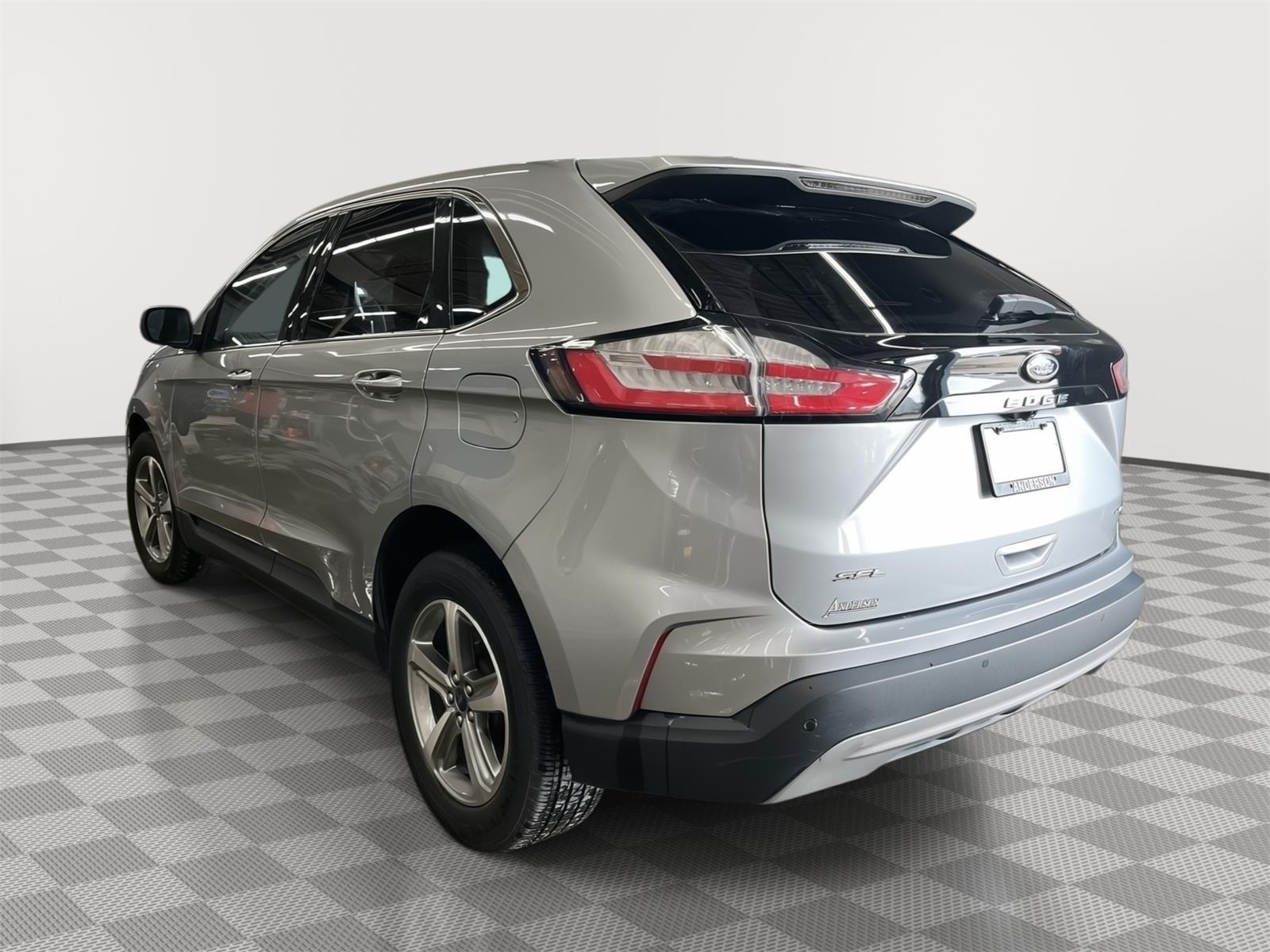 Vehicle photo 7
