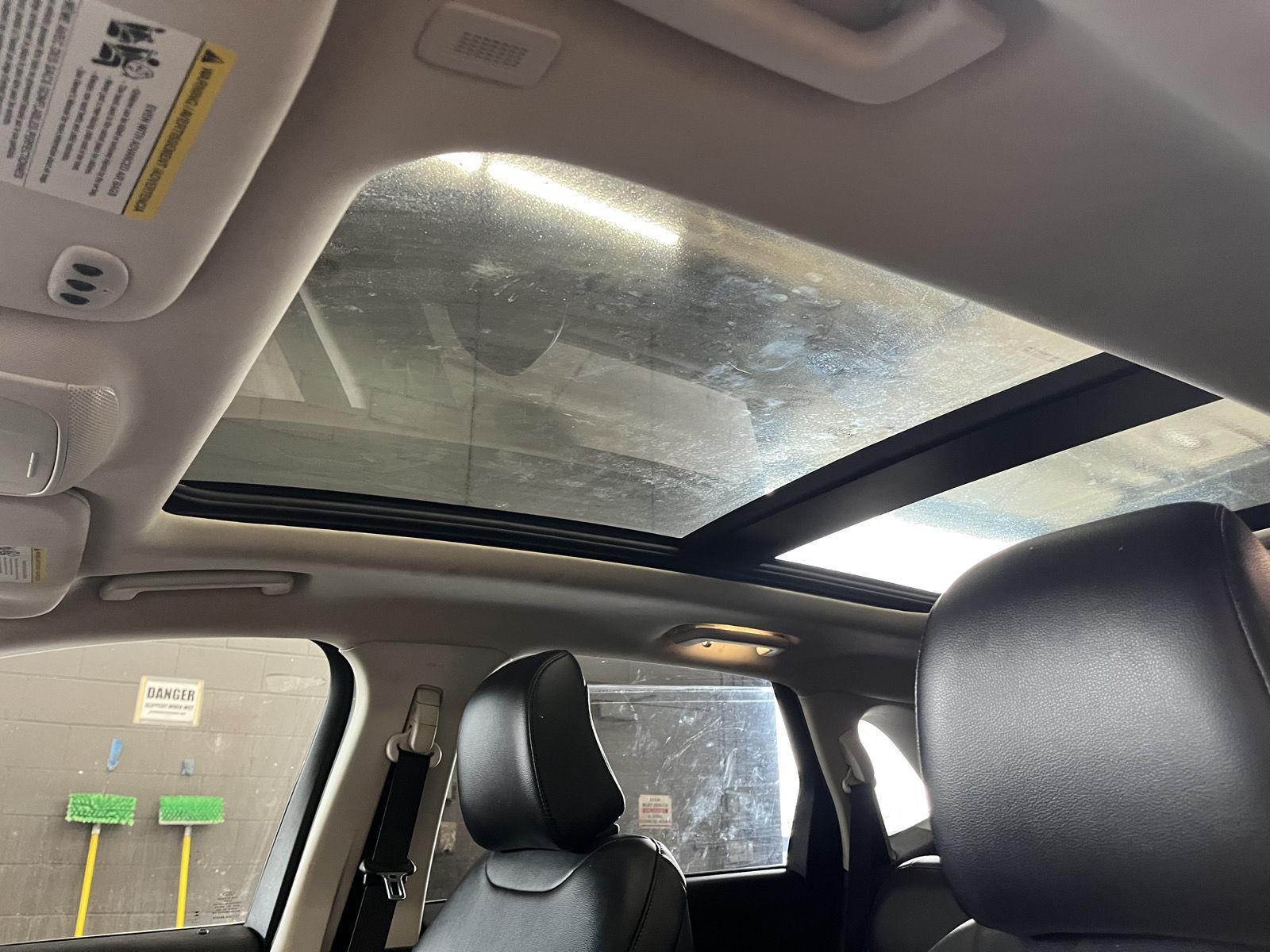 Vehicle photo 13