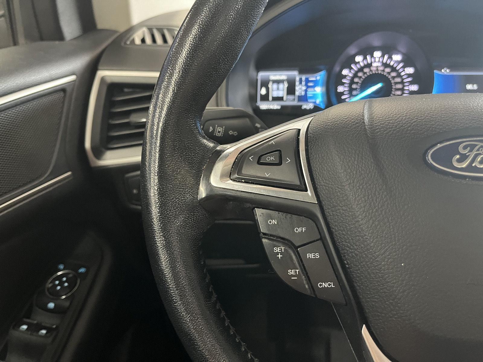 Vehicle photo 18