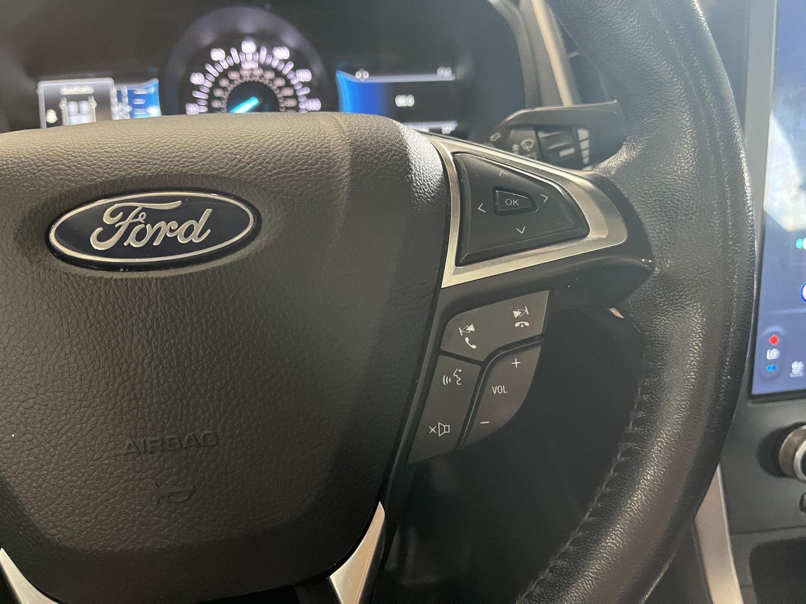 Vehicle photo 19