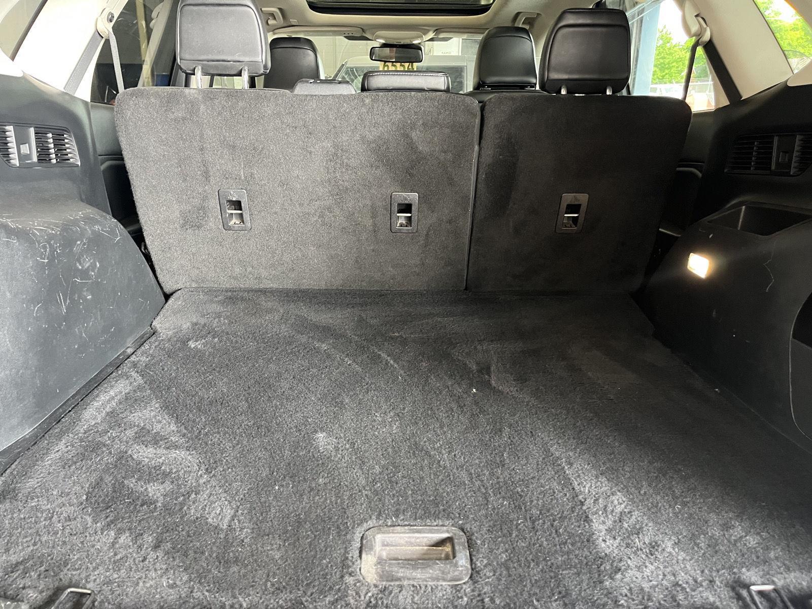Vehicle photo 30