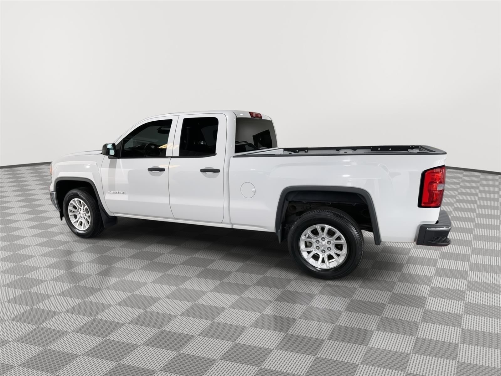 Vehicle photo 2