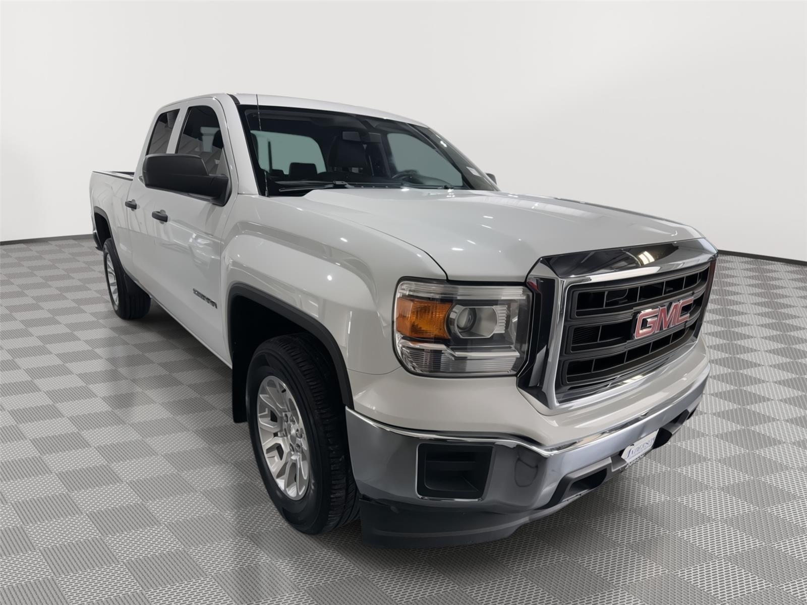 Vehicle photo 5