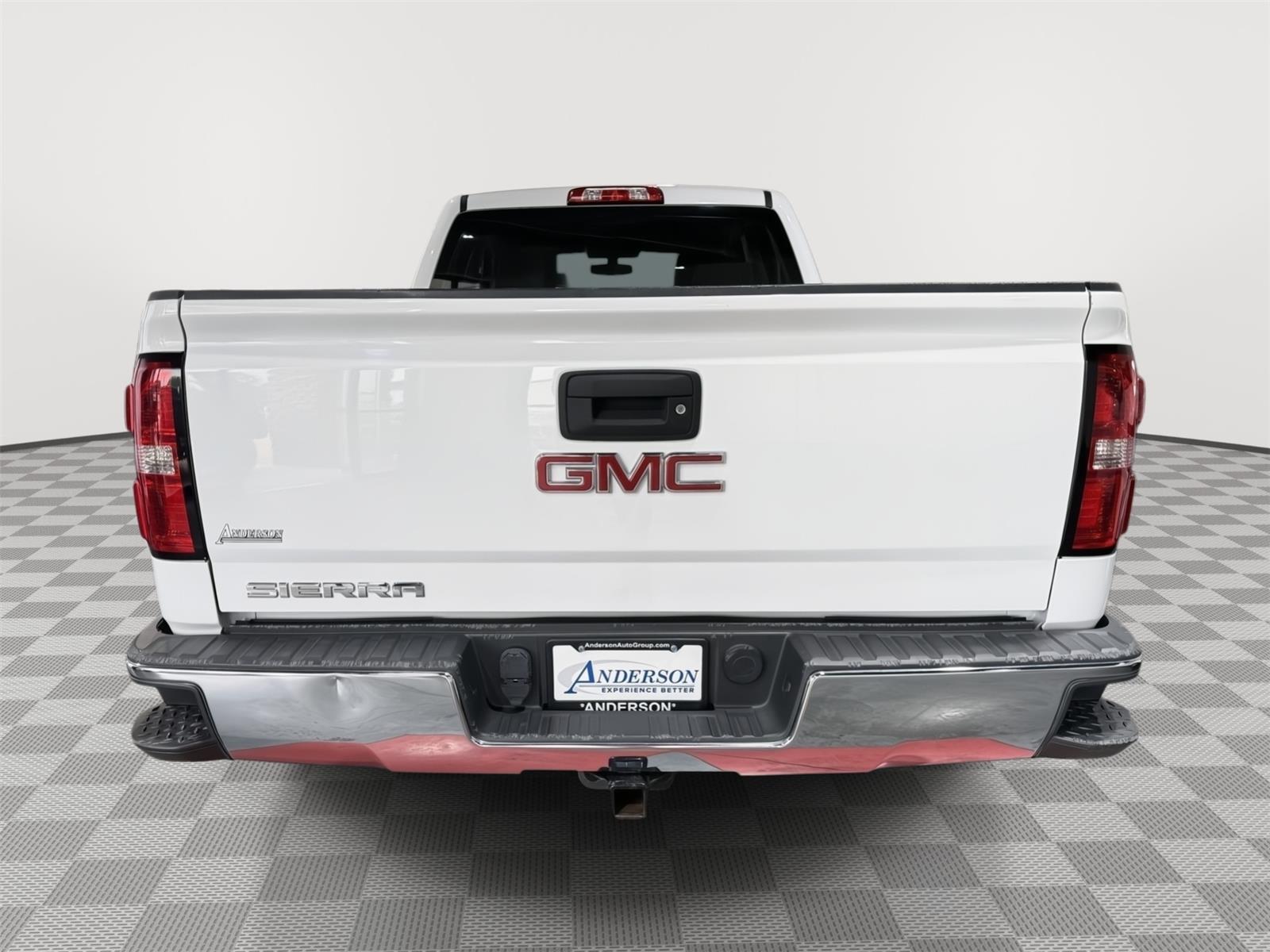 Vehicle photo 8