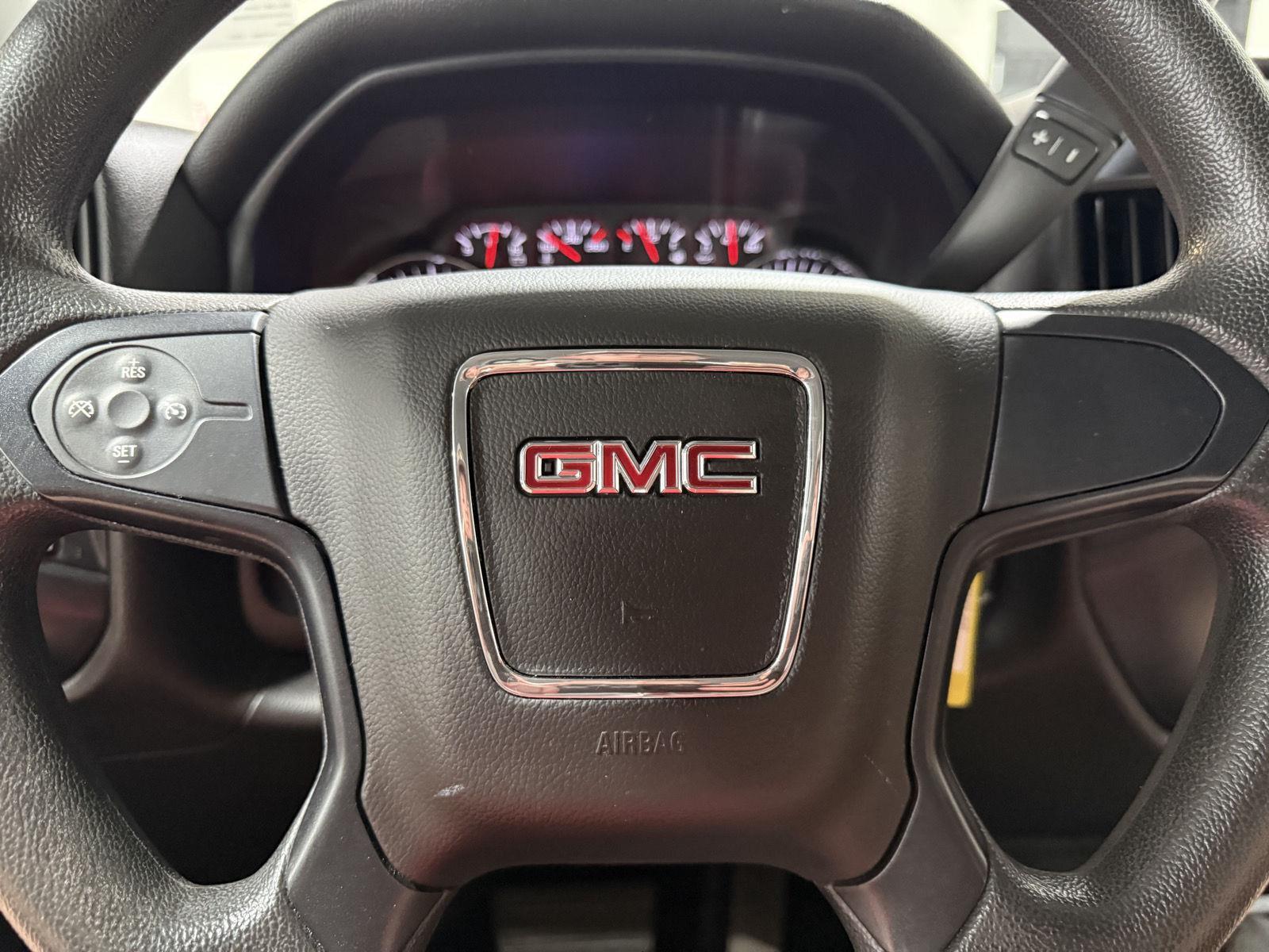 Vehicle photo 12