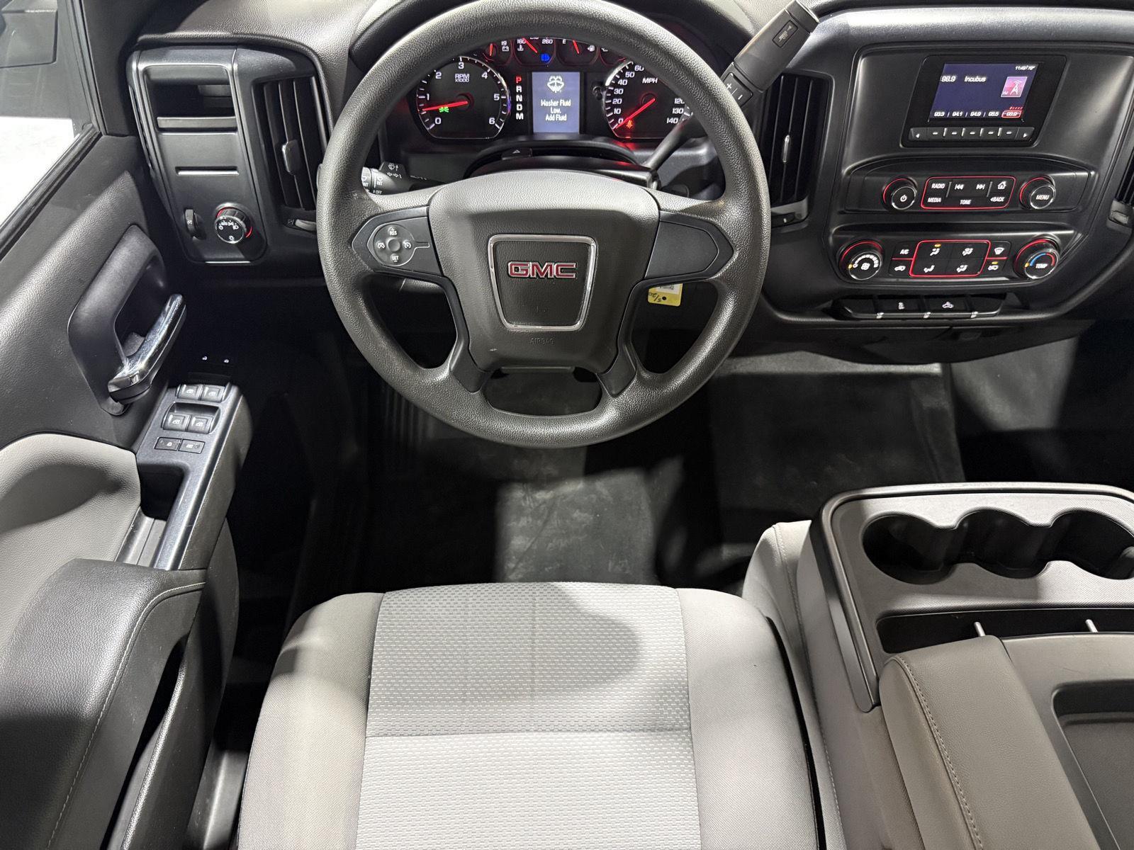 Vehicle photo 17