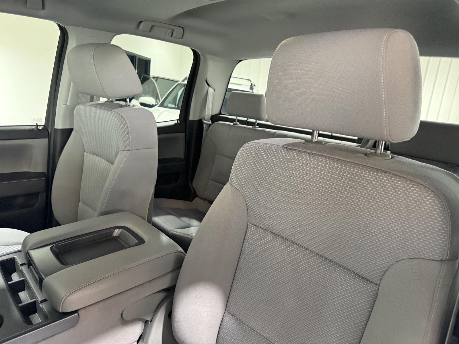 Vehicle photo 19