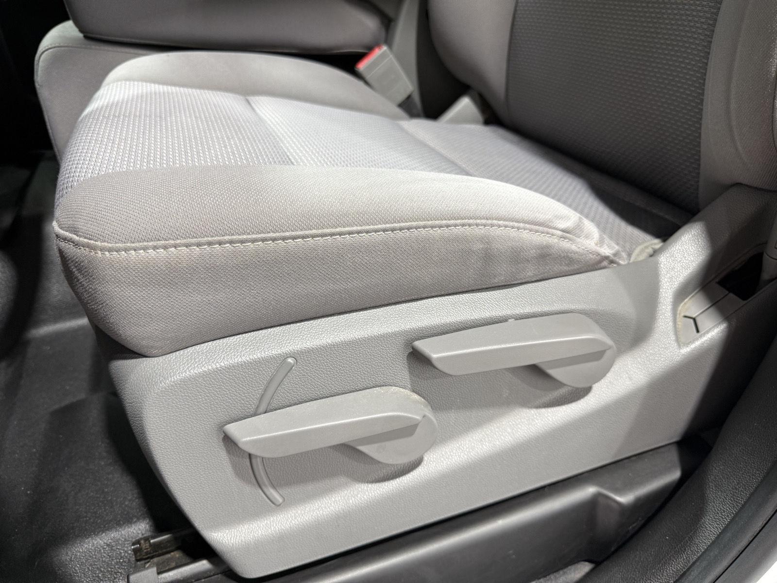 Vehicle photo 20