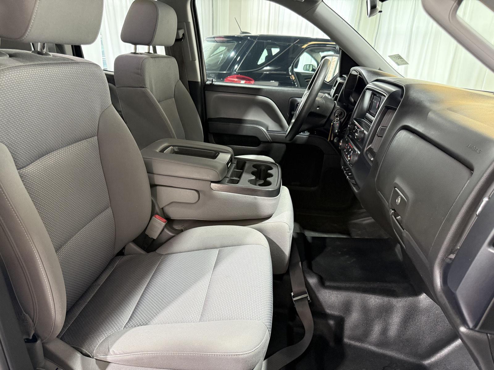 Vehicle photo 27