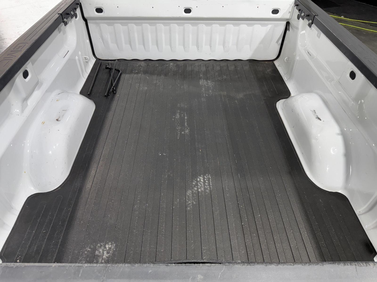 Vehicle photo 34