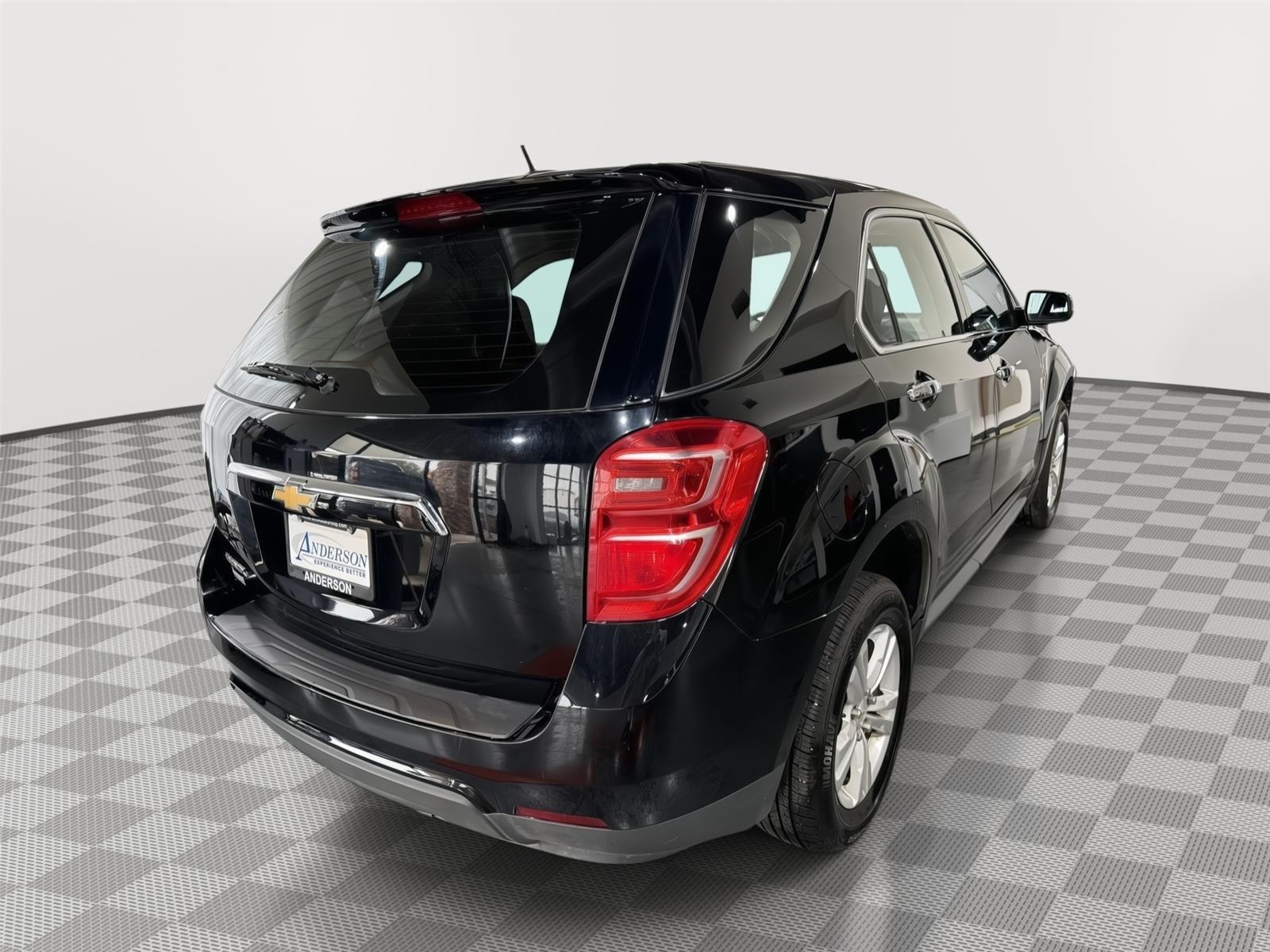 Vehicle photo 7