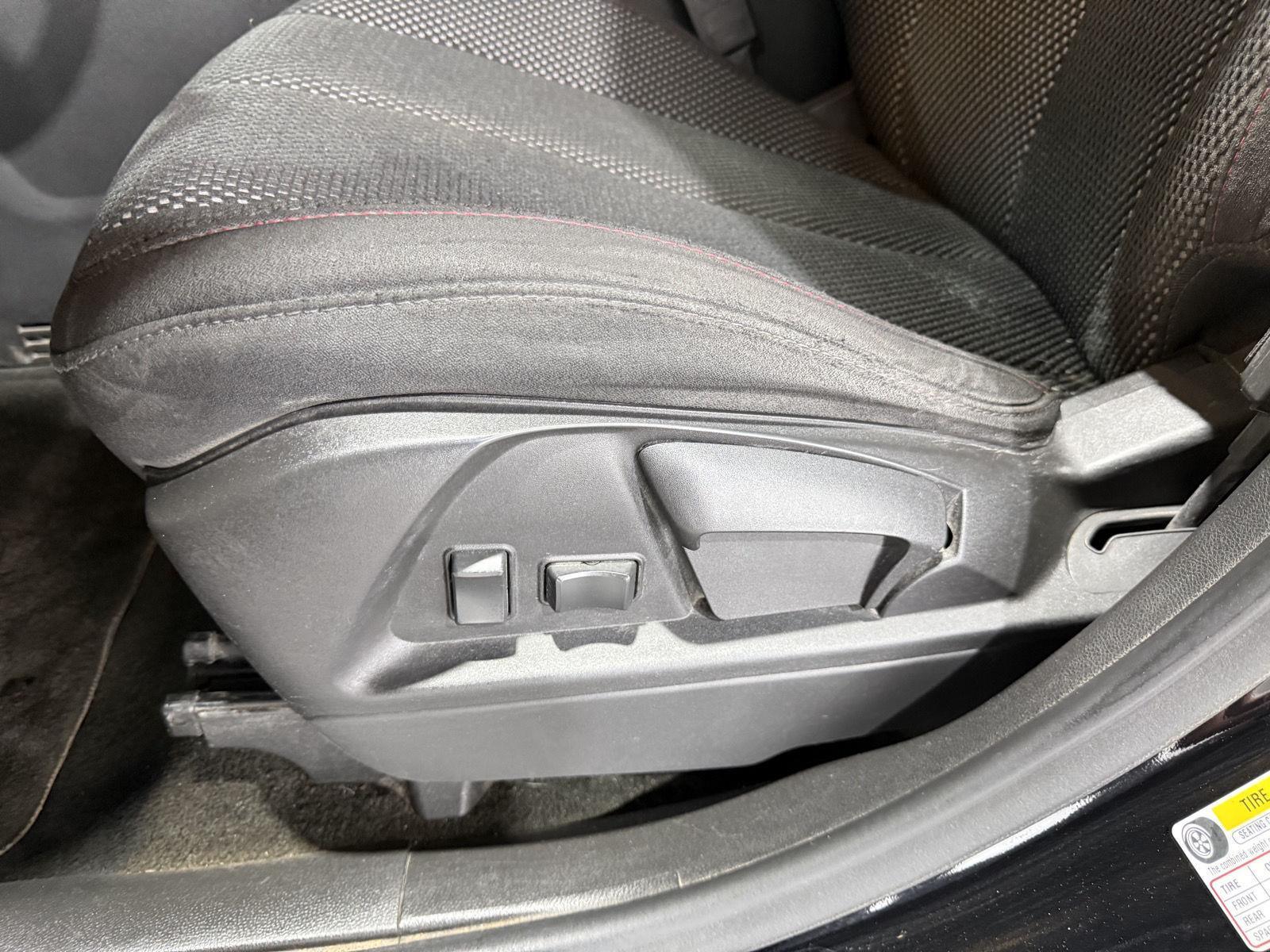 Vehicle photo 19
