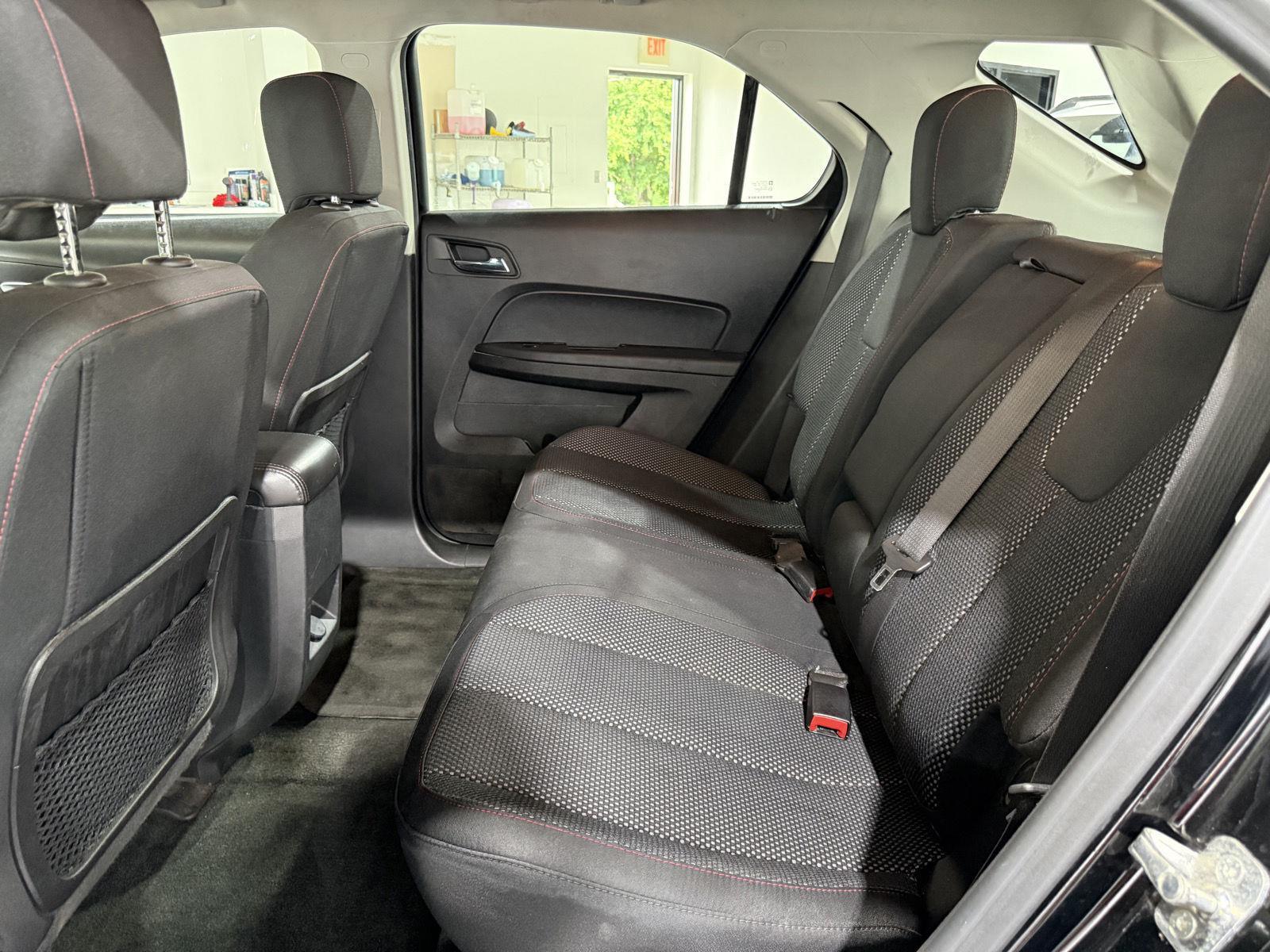 Vehicle photo 23