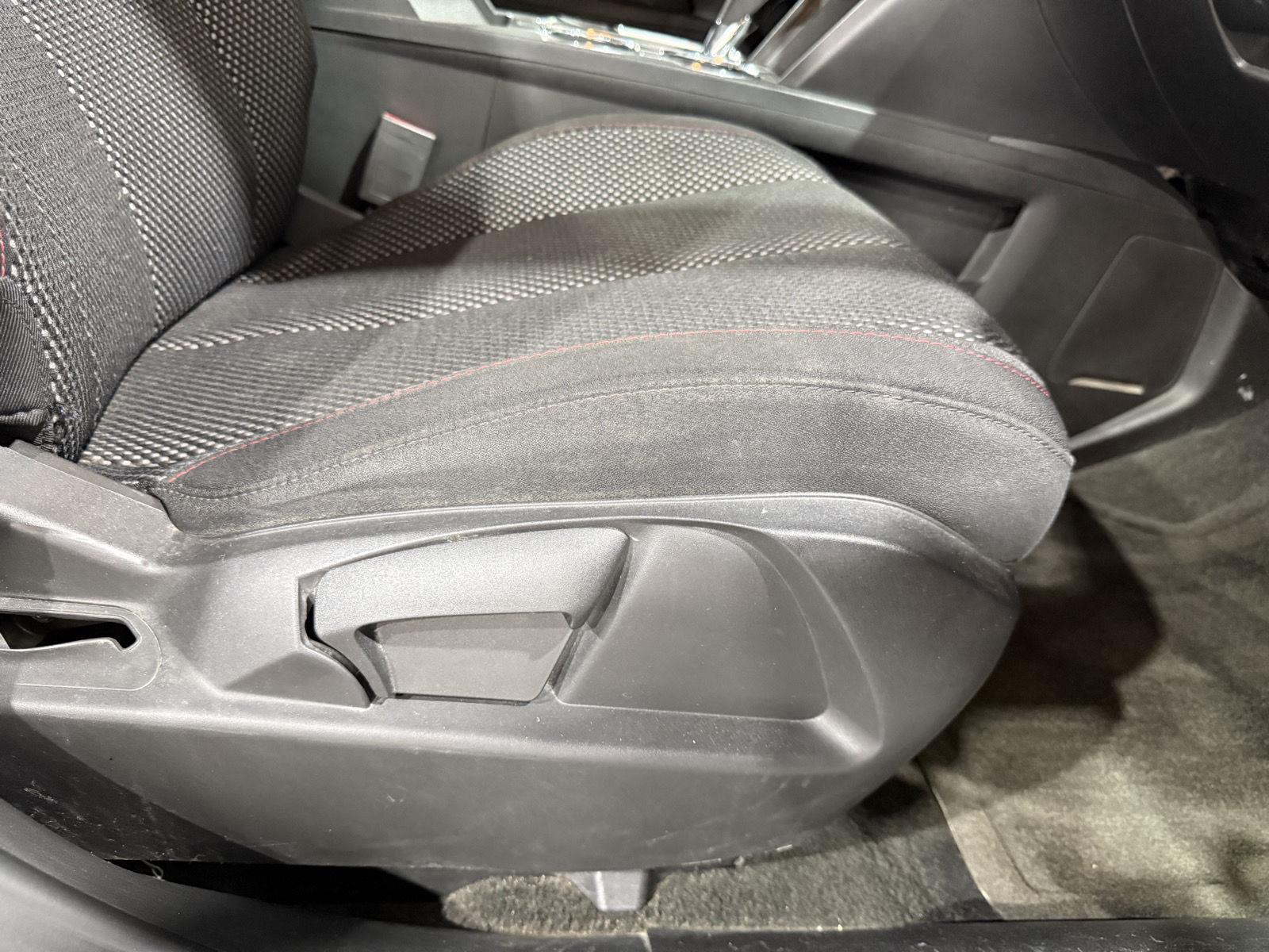 Vehicle photo 27