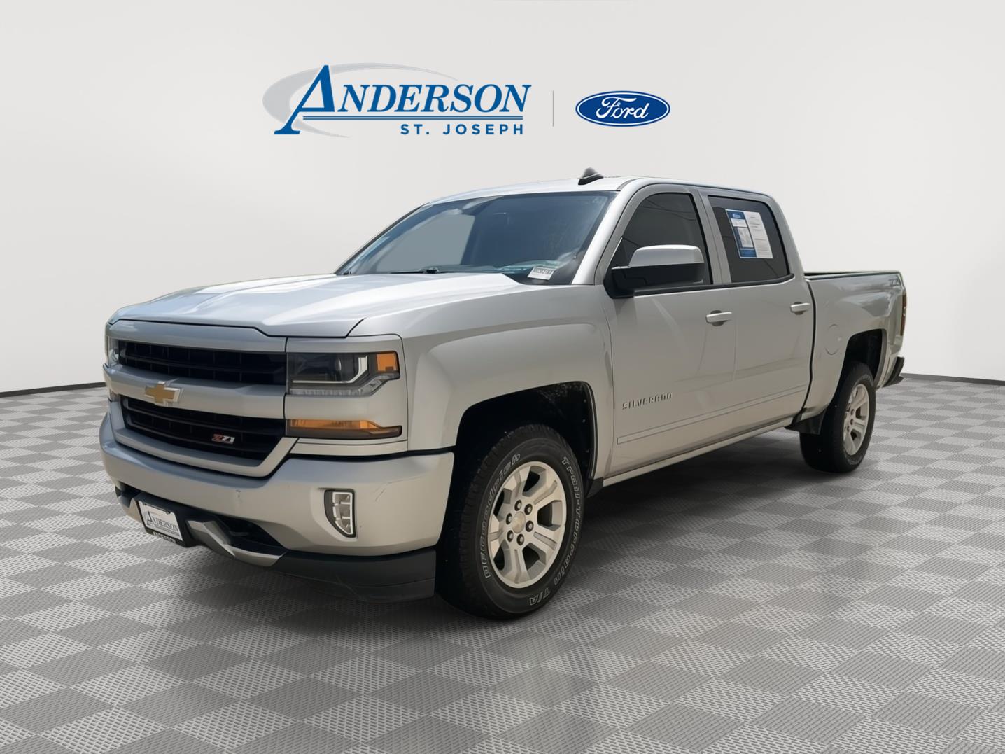 Silver Ice Metallic 2018 Chevrolet Silverado 1500 LT Crew Cab 4WD Pickup Truck Four-Wheel Drive 6-Speed Automatic