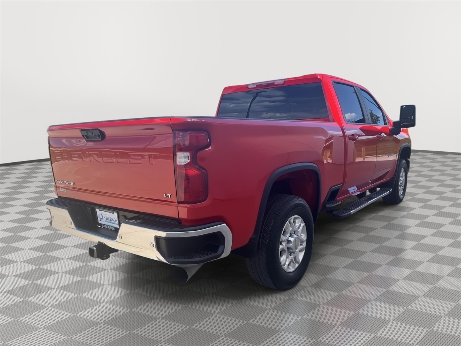 Vehicle photo 5