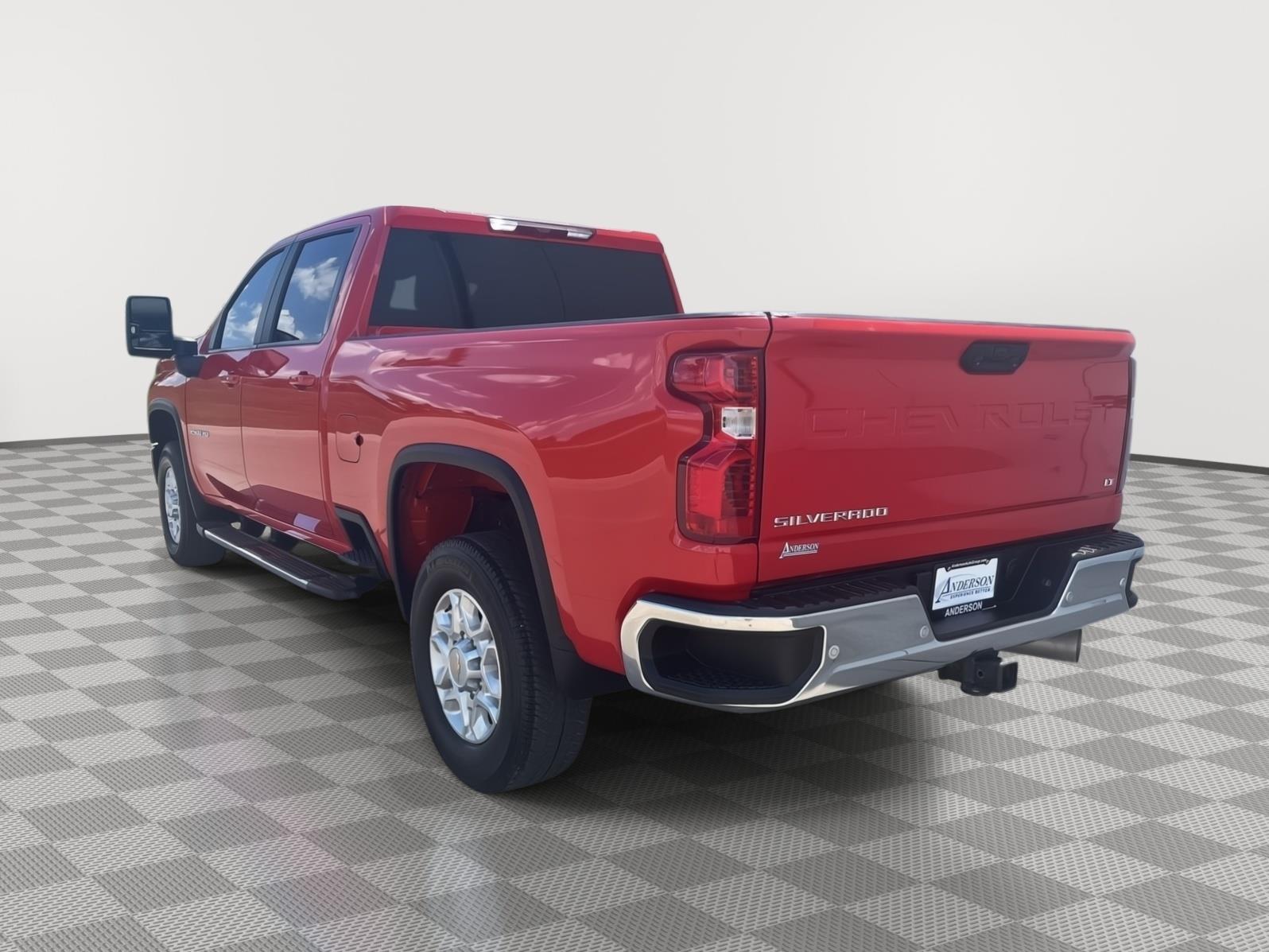 Vehicle photo 7