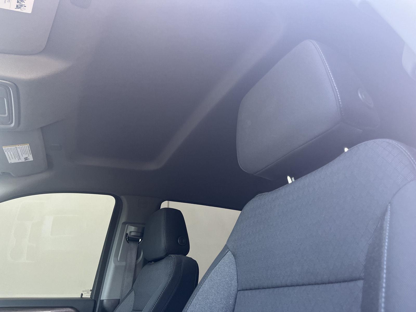 Vehicle photo 14