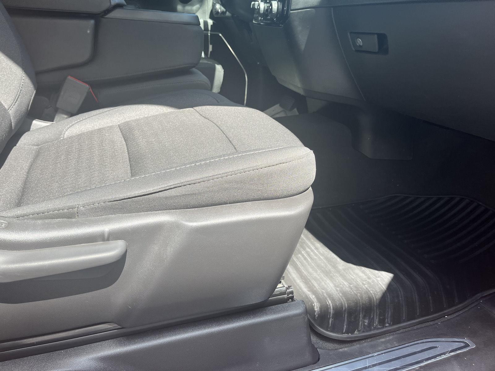 Vehicle photo 16