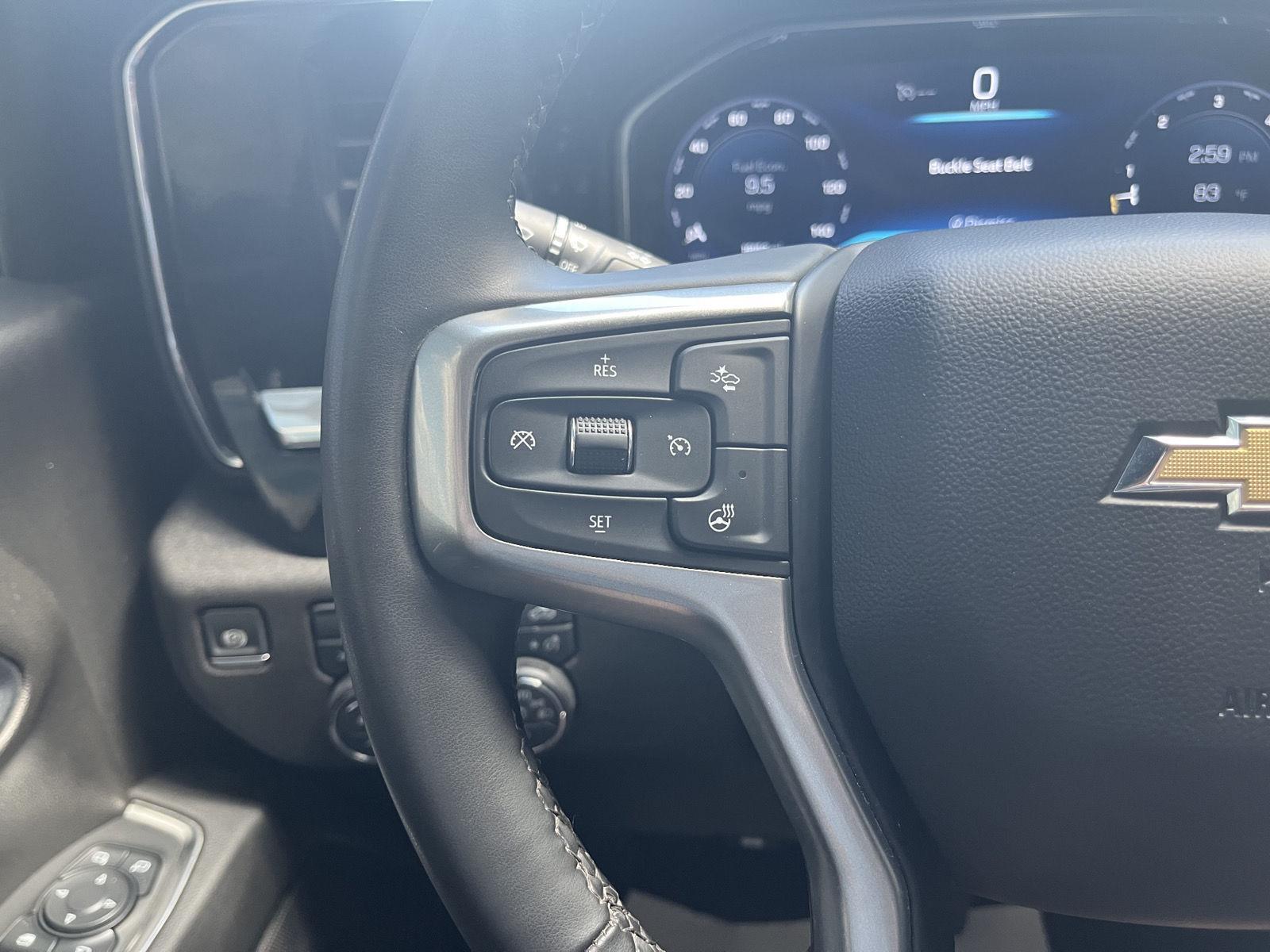 Vehicle photo 19