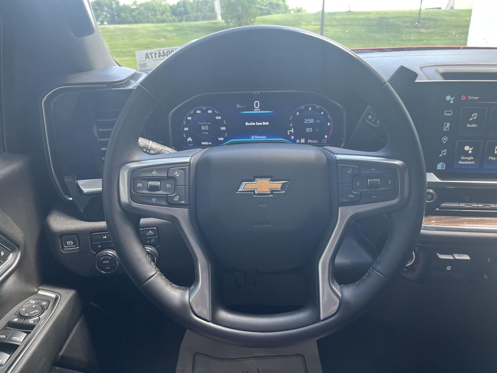 Vehicle photo 21