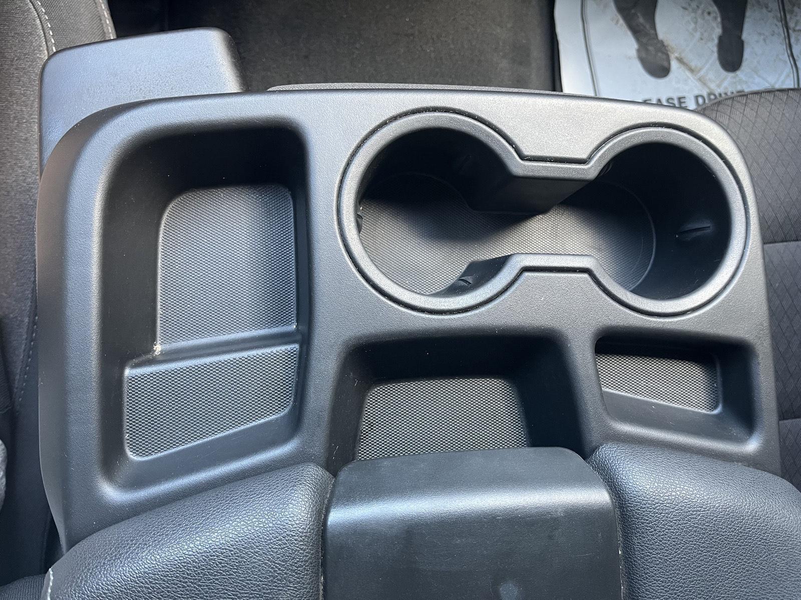 Vehicle photo 25