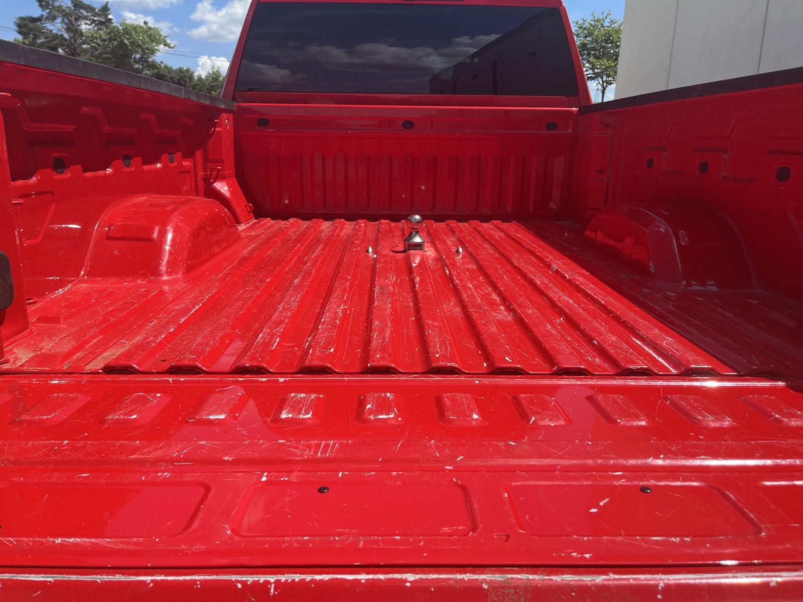 Vehicle photo 31