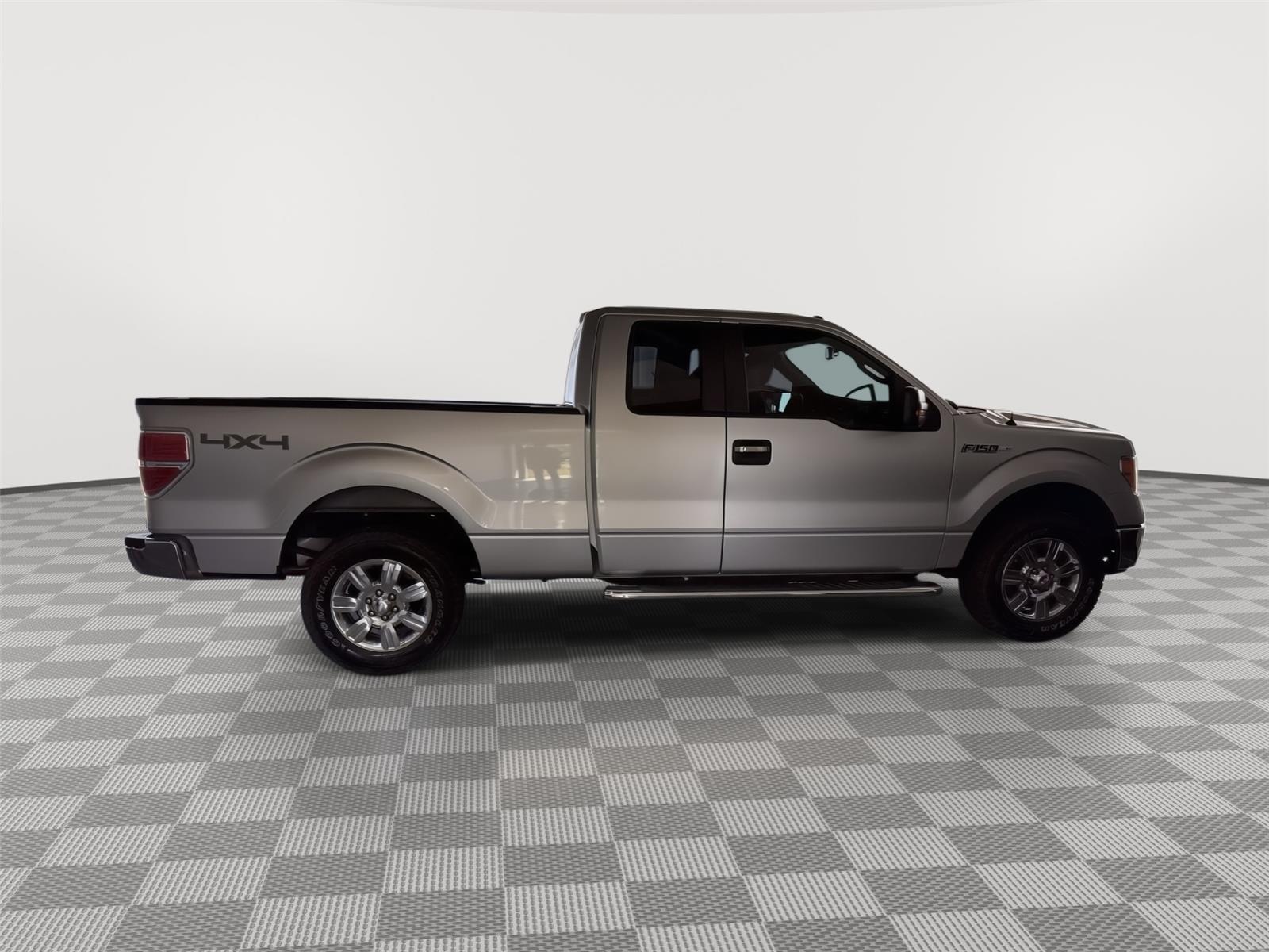 Vehicle photo 6