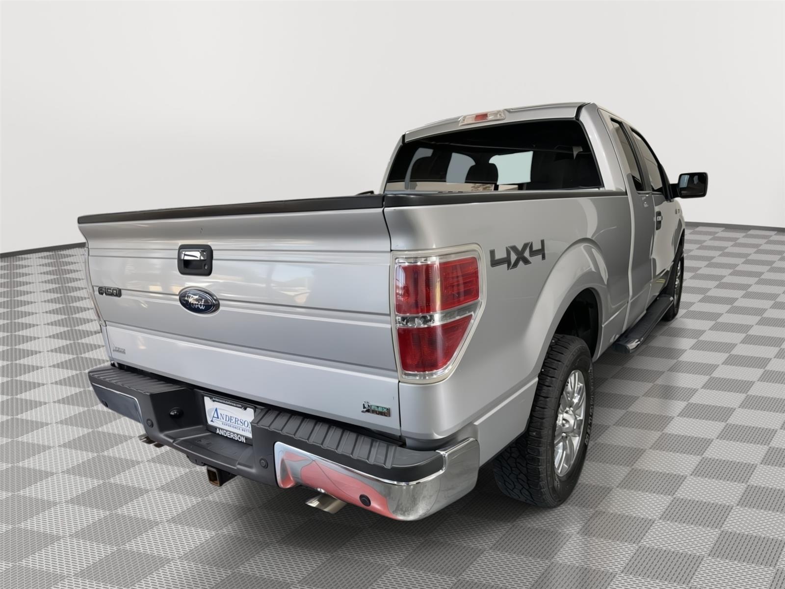 Vehicle photo 7