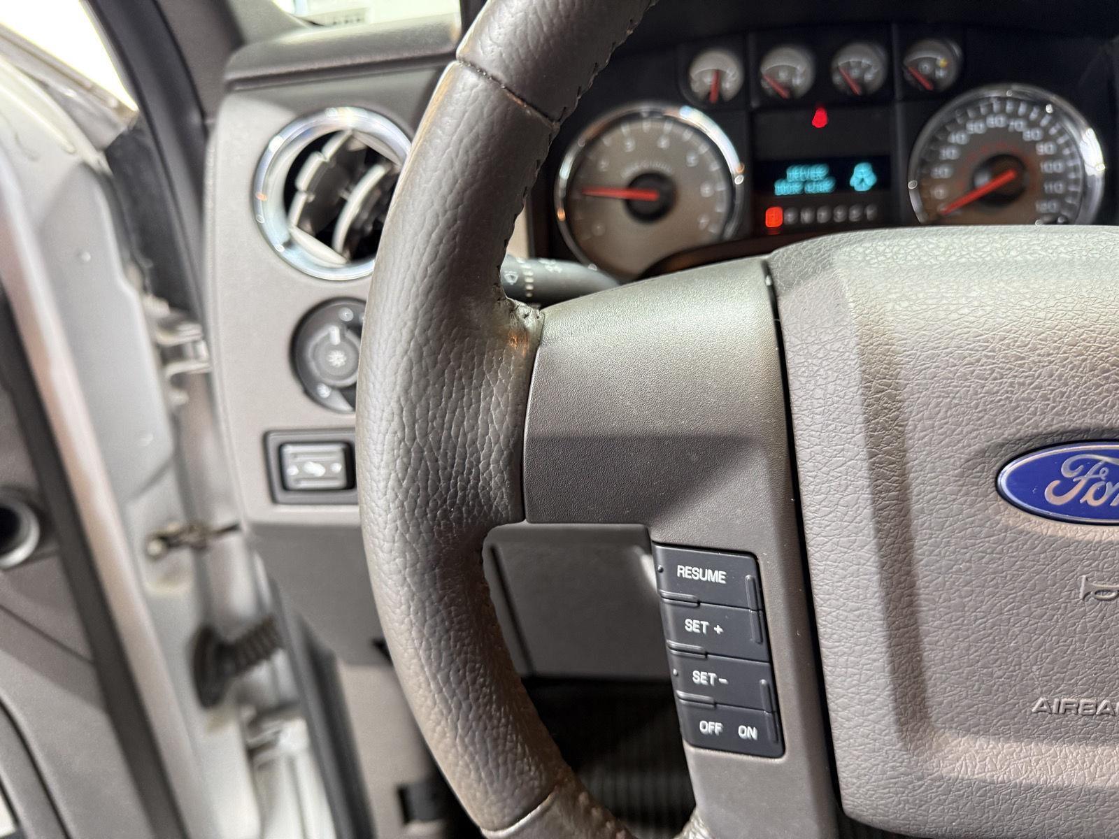 Vehicle photo 13