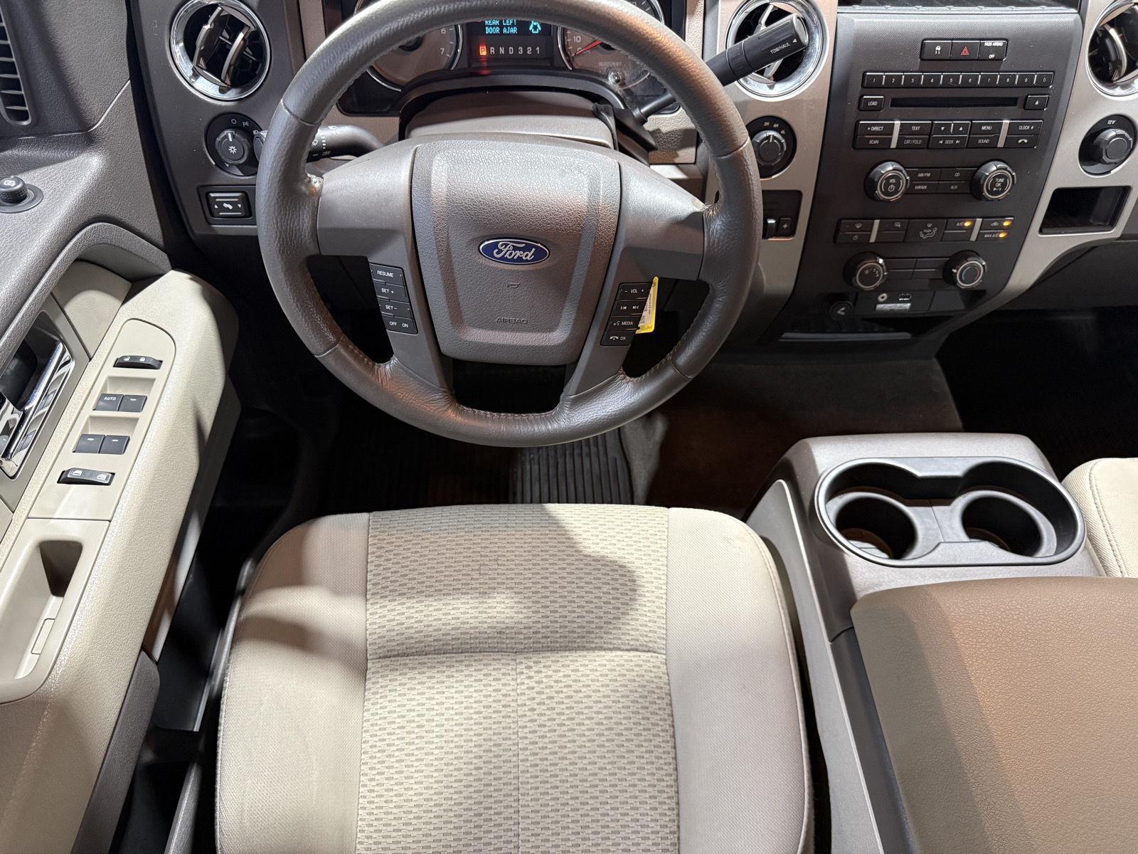 Vehicle photo 17