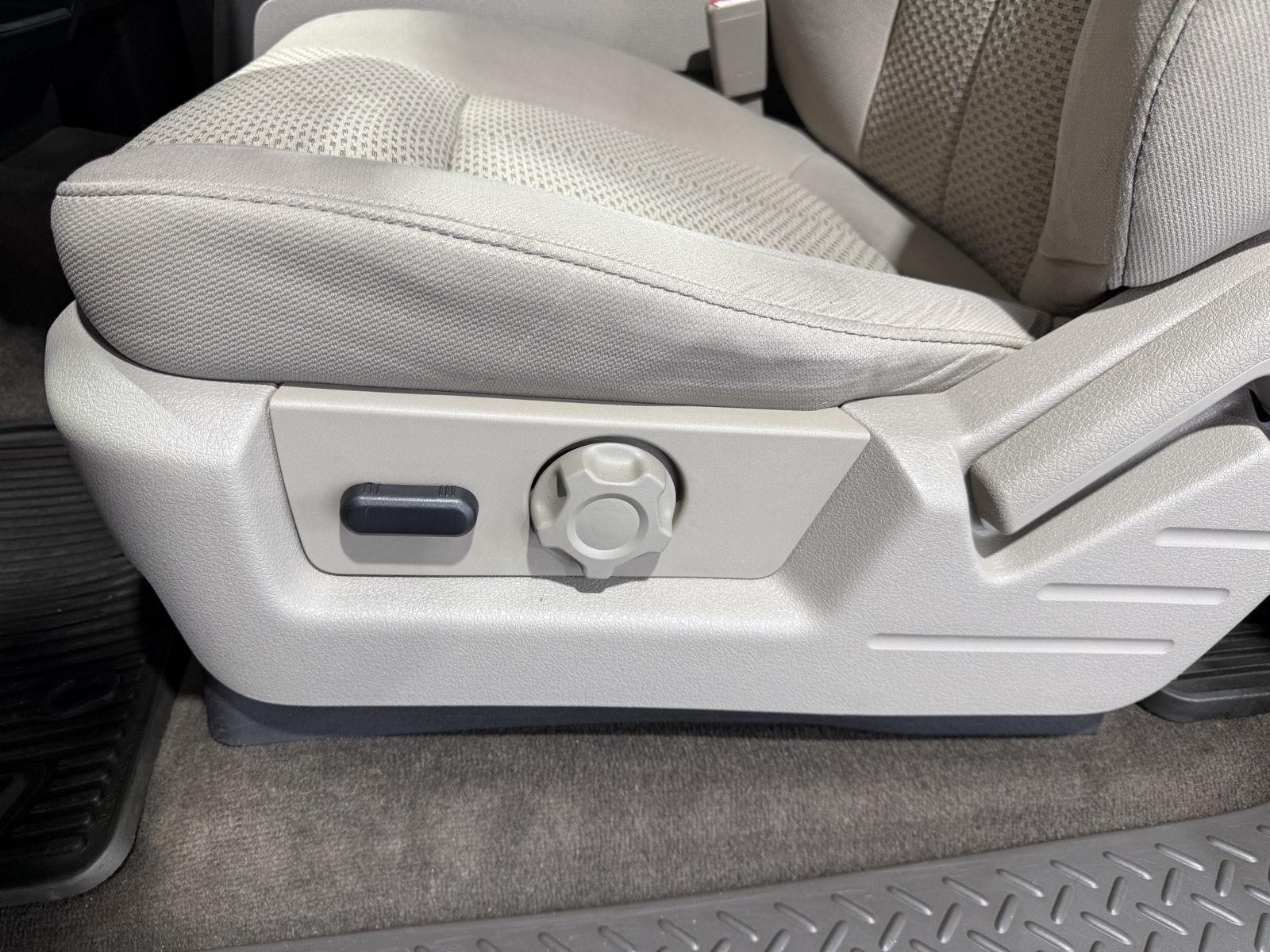 Vehicle photo 20