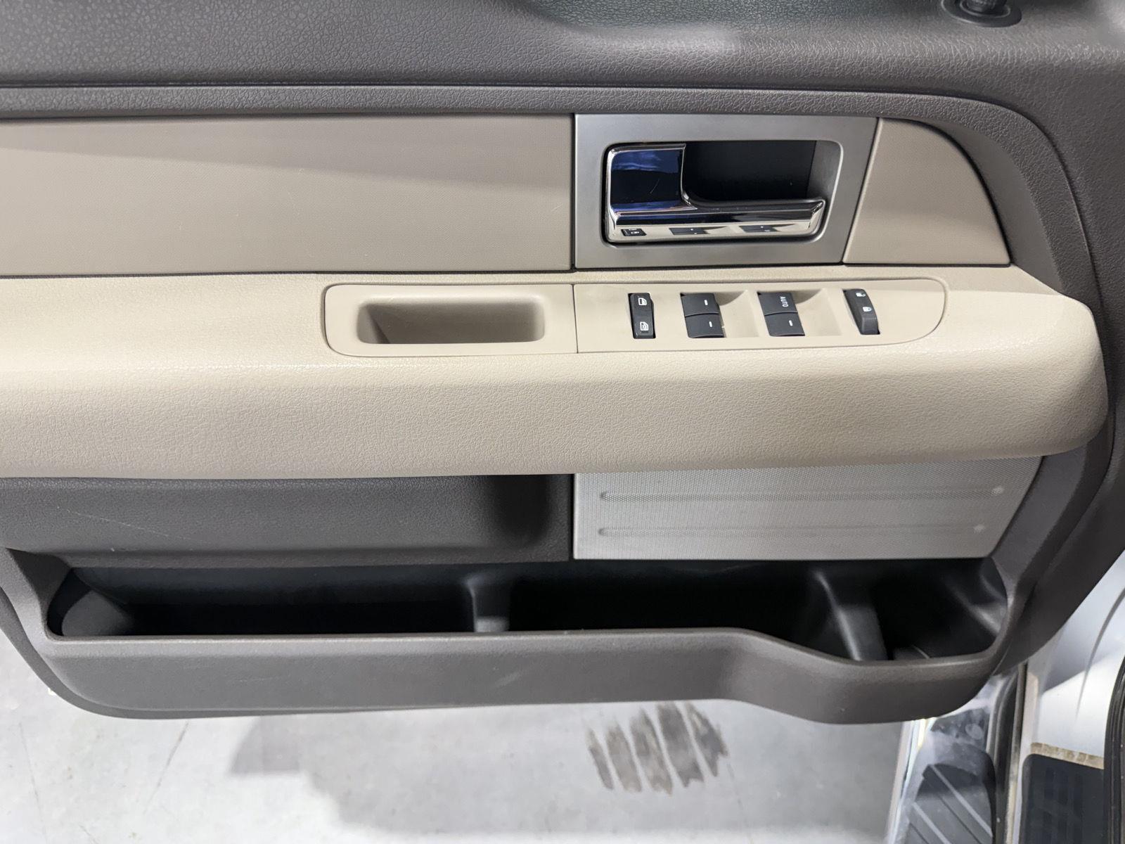 Vehicle photo 21