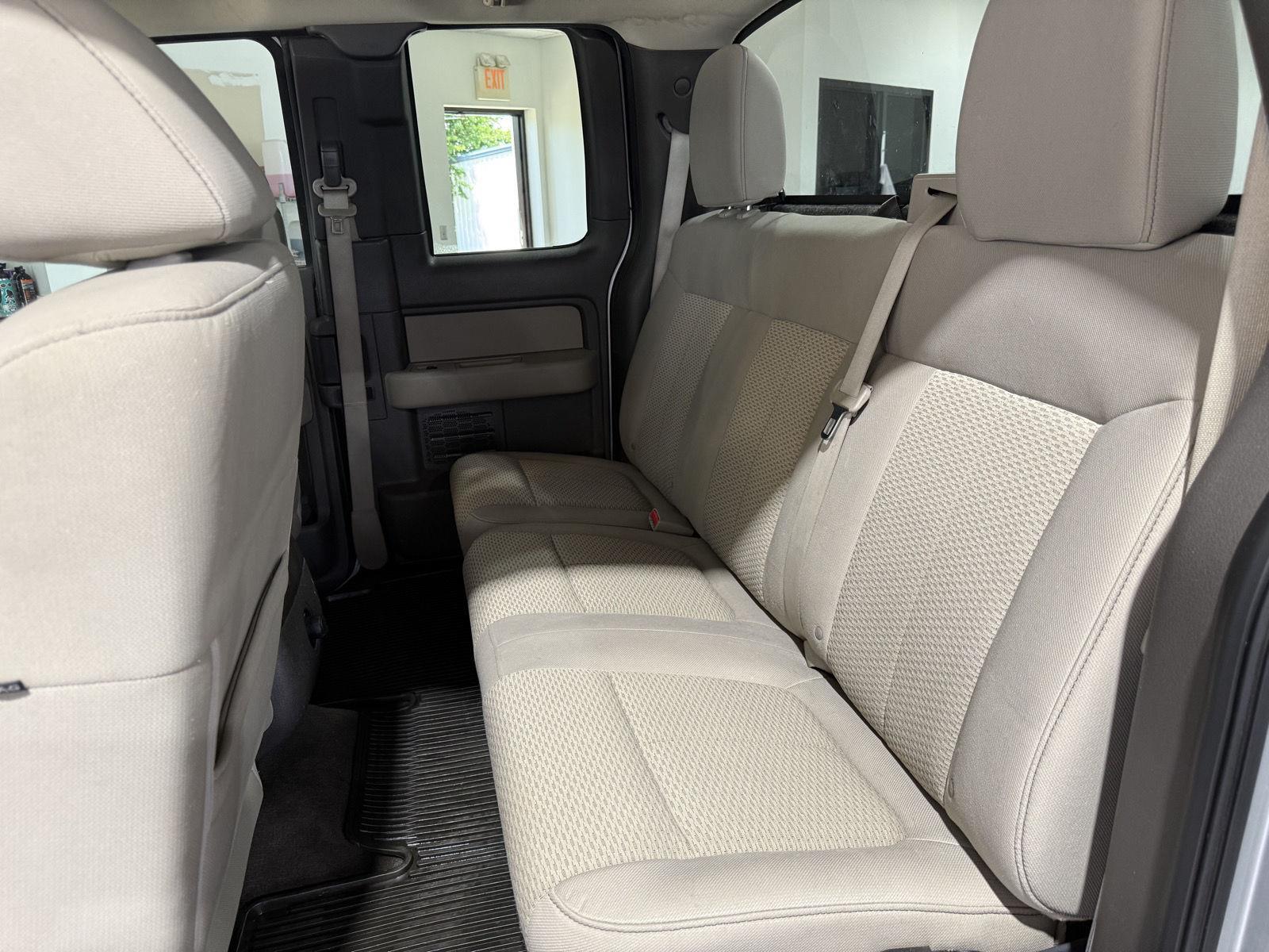 Vehicle photo 24