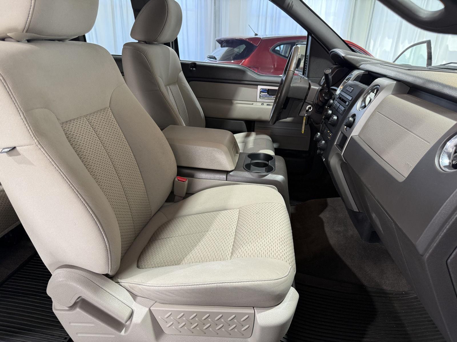 Vehicle photo 27