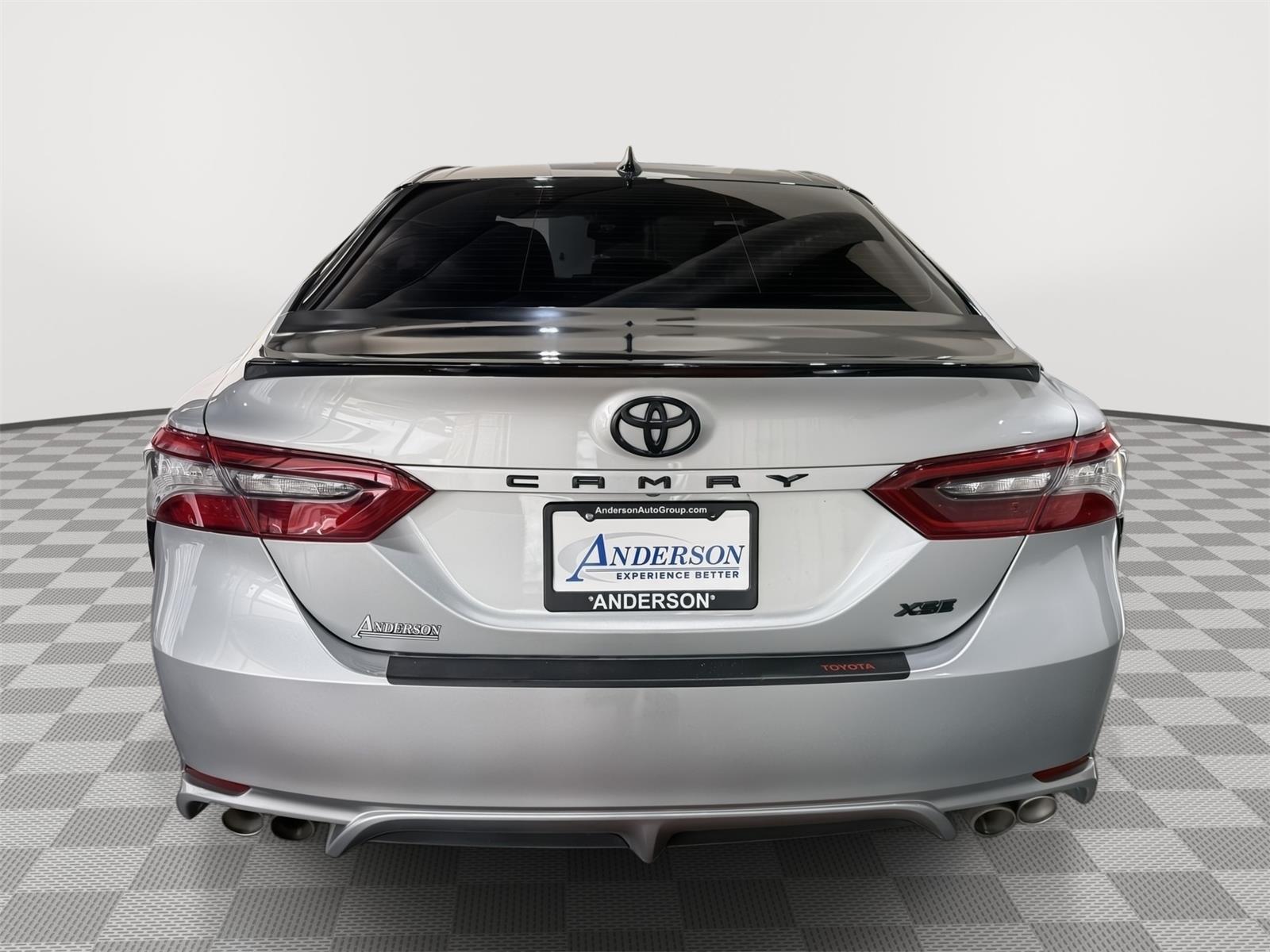 Vehicle photo 8