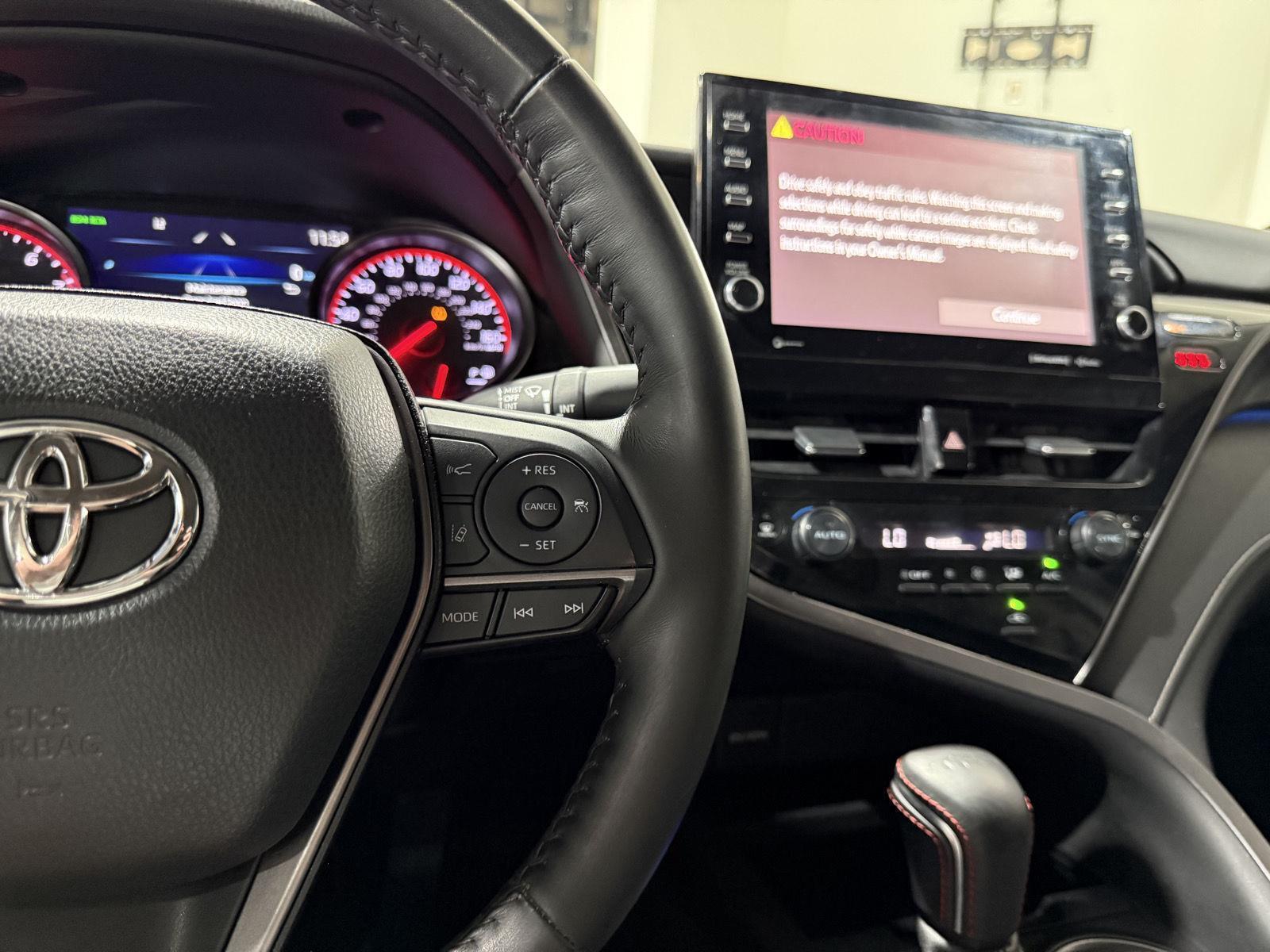 Vehicle photo 14