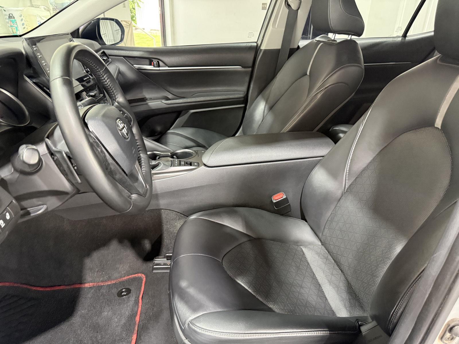 Vehicle photo 17