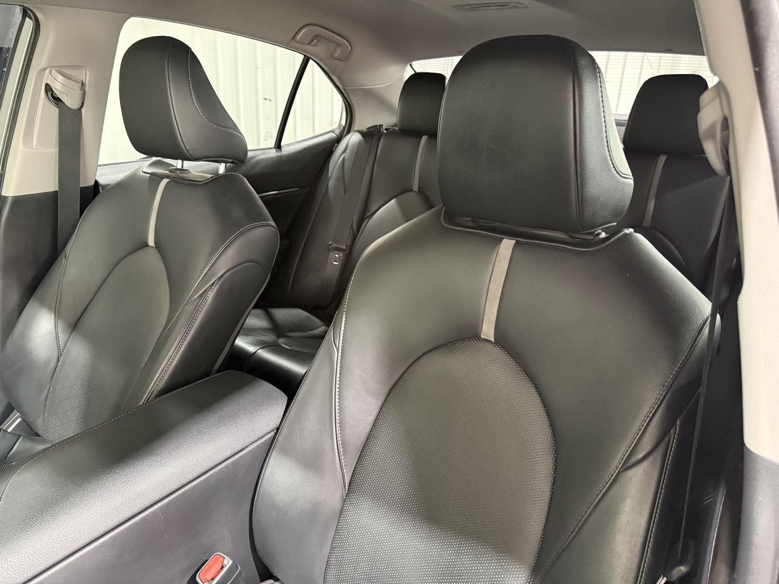 Vehicle photo 18