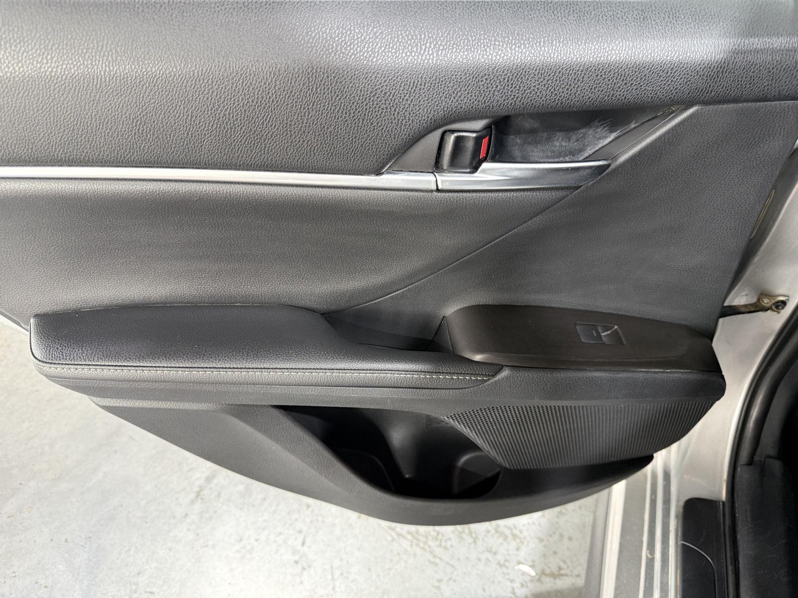 Vehicle photo 22