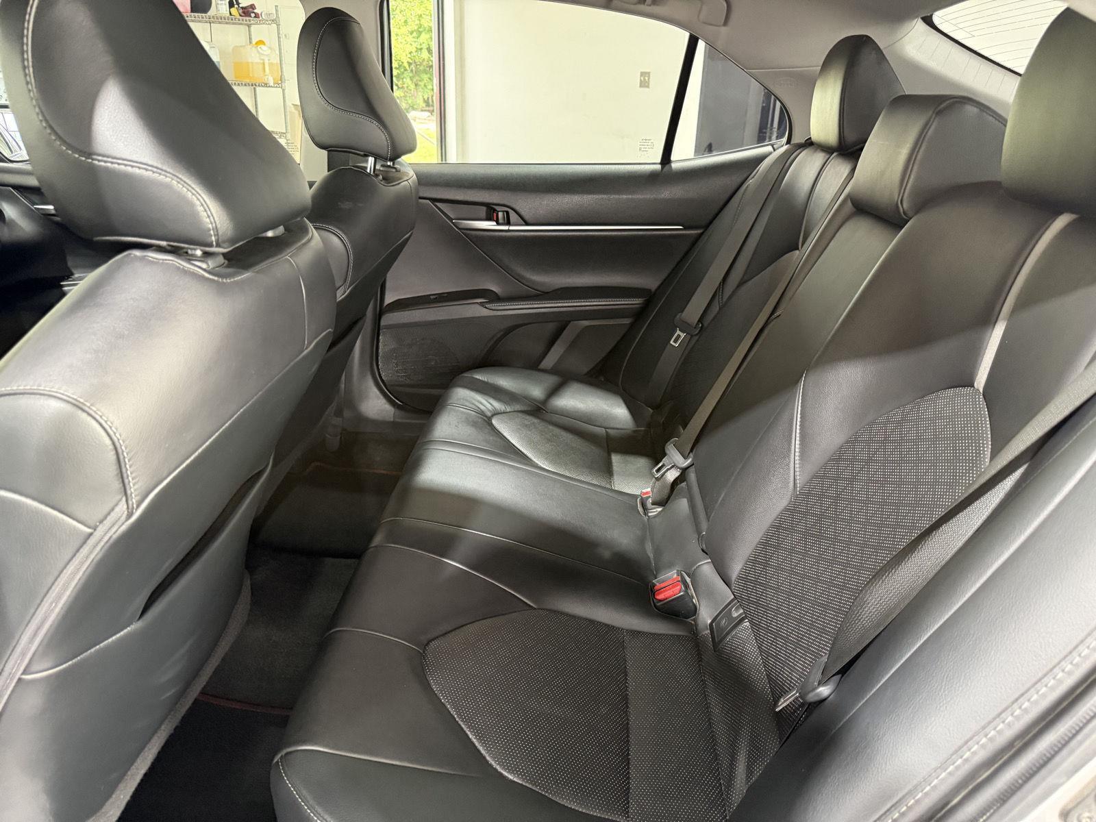 Vehicle photo 23