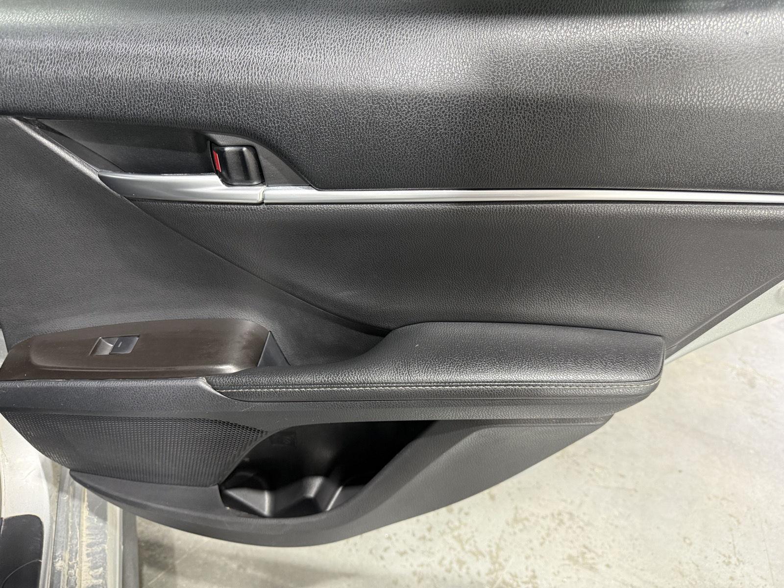Vehicle photo 24