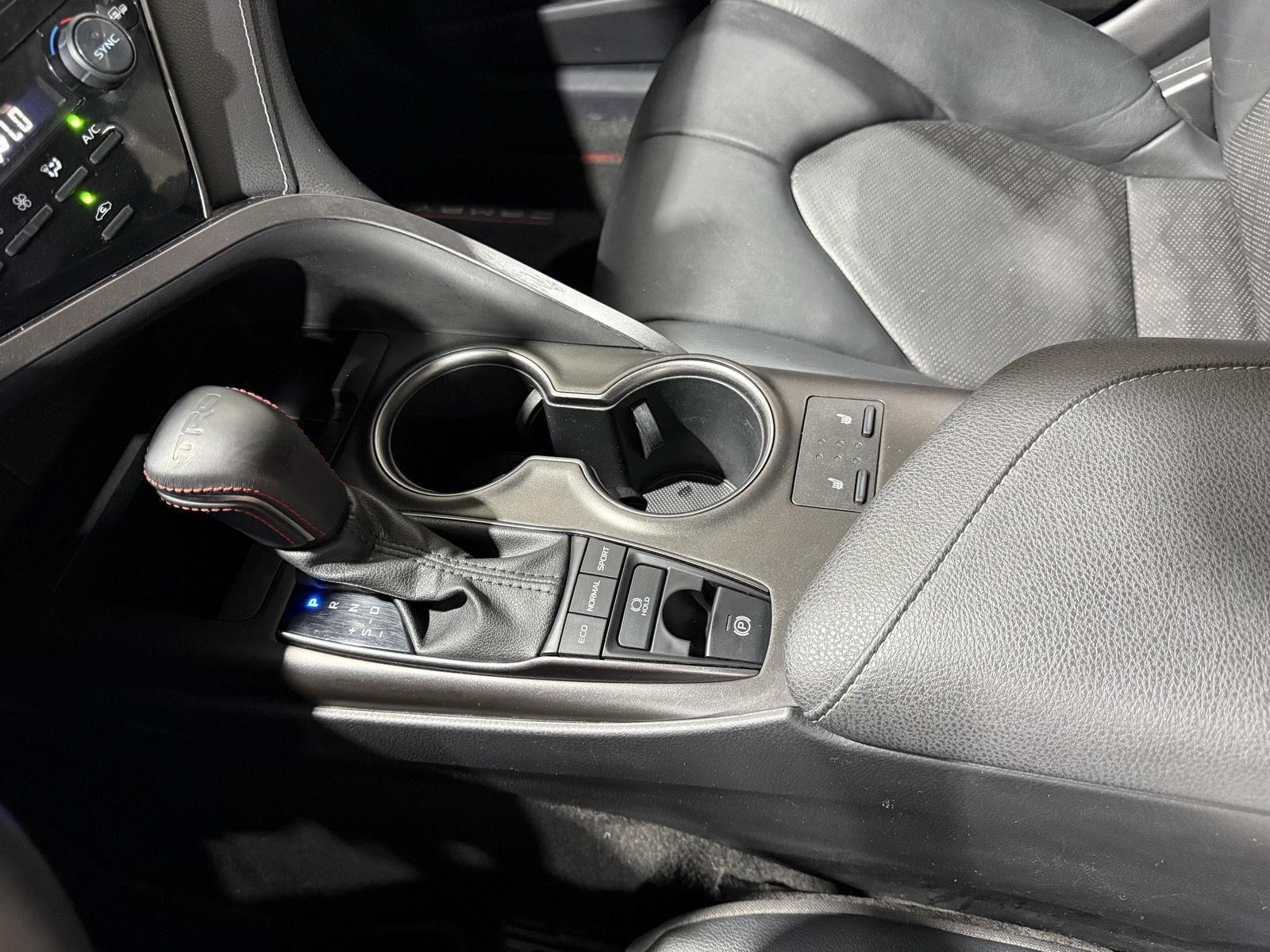 Vehicle photo 29