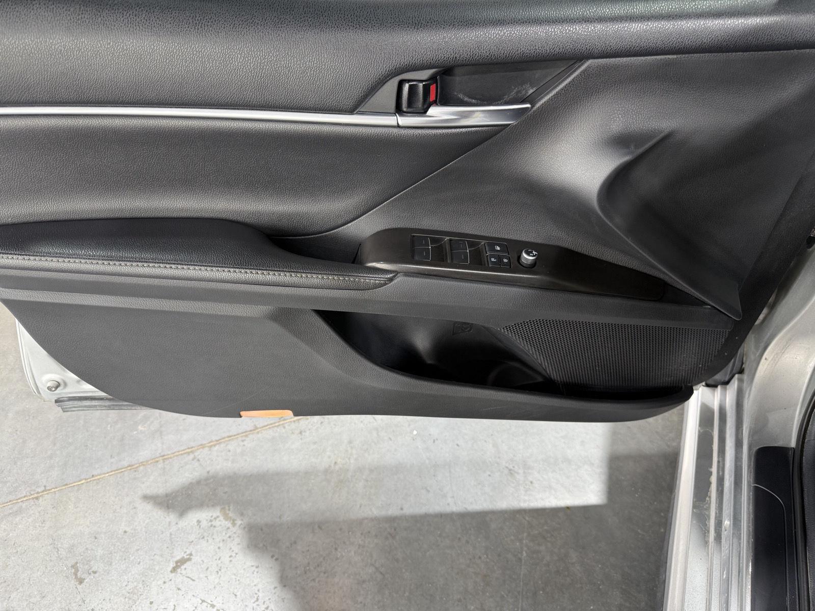 Vehicle photo 20