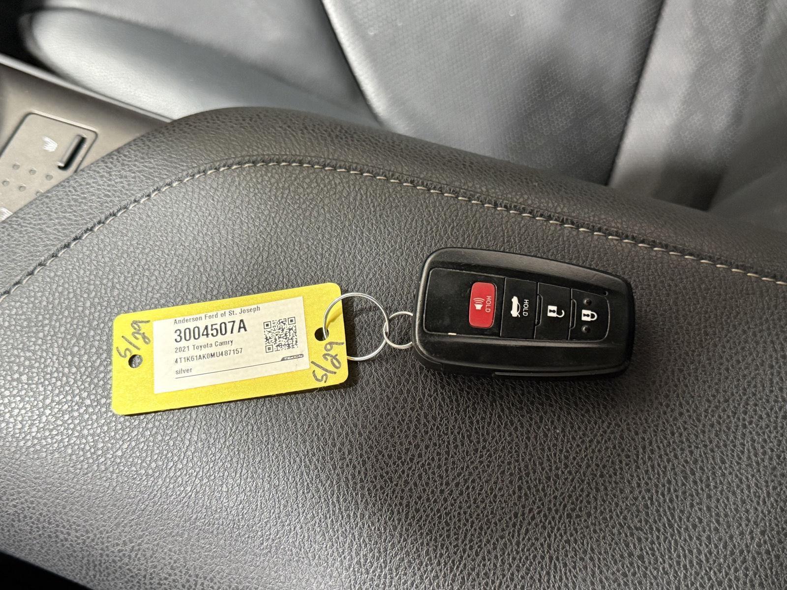 Vehicle photo 32